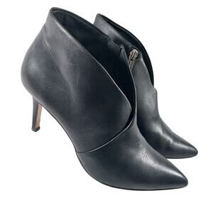 JESSICA SIMPSON! BLACK GENUINE LEATHER CRISS CROSS DEEP V FRONT BOOTS! SZ 9M